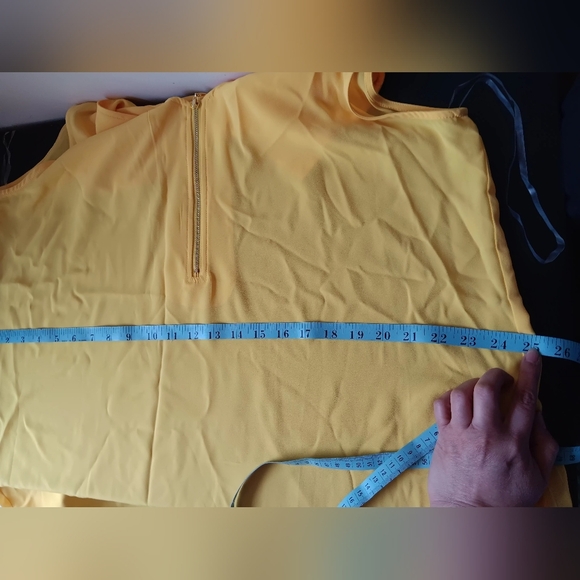 NWT Roz & Ali Women's Sleeveless Top Plus Size 1X, yellow color, never worn. - Picture 6 of 14